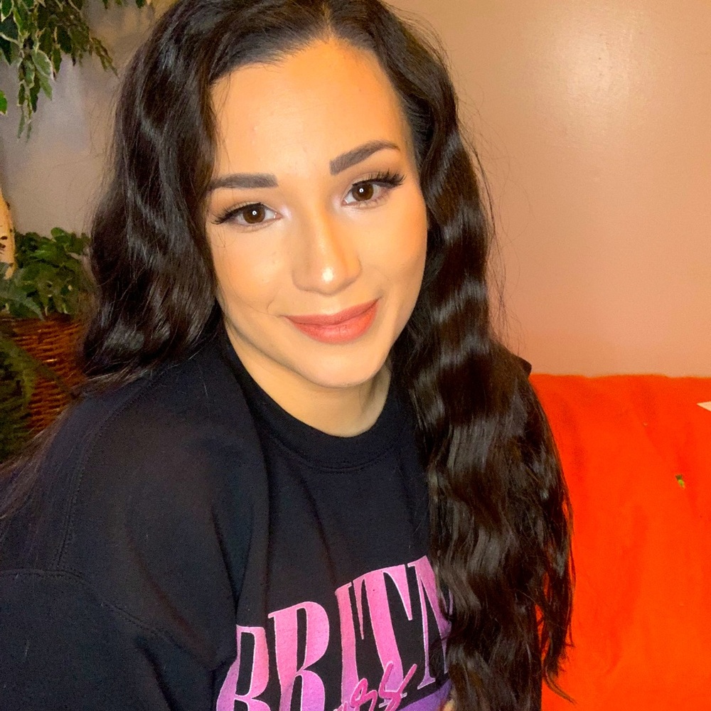 Meet your Posher, Cynthia